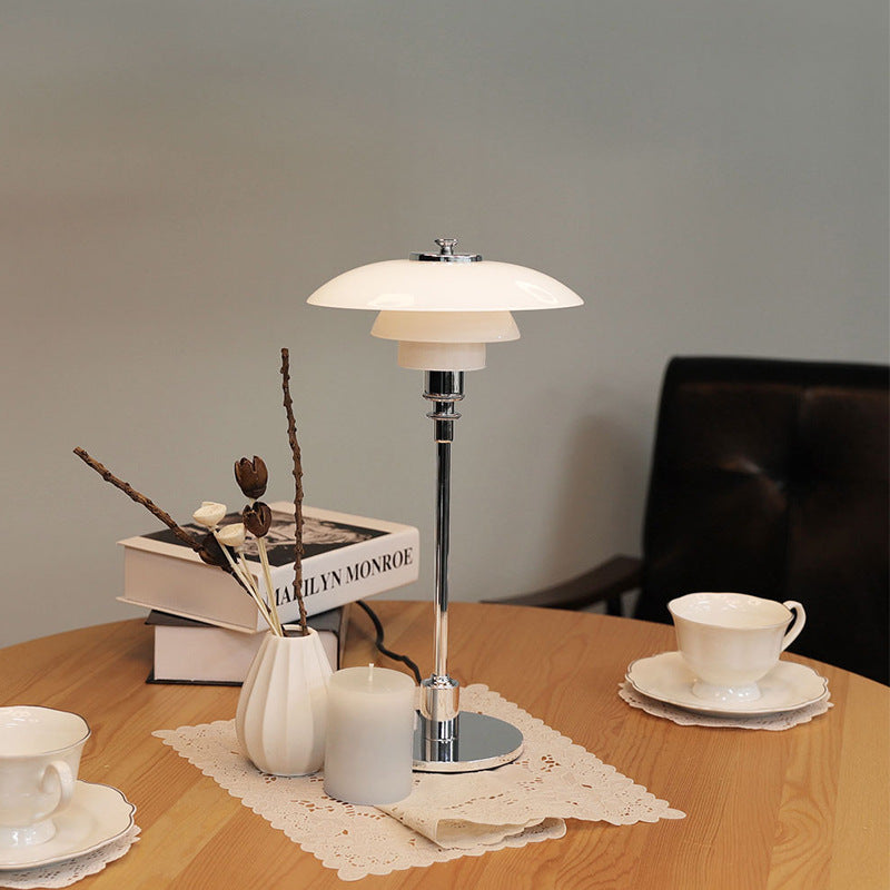 Moderne Dansk Designer Bordlampe - Lagdelt Skærm, LED