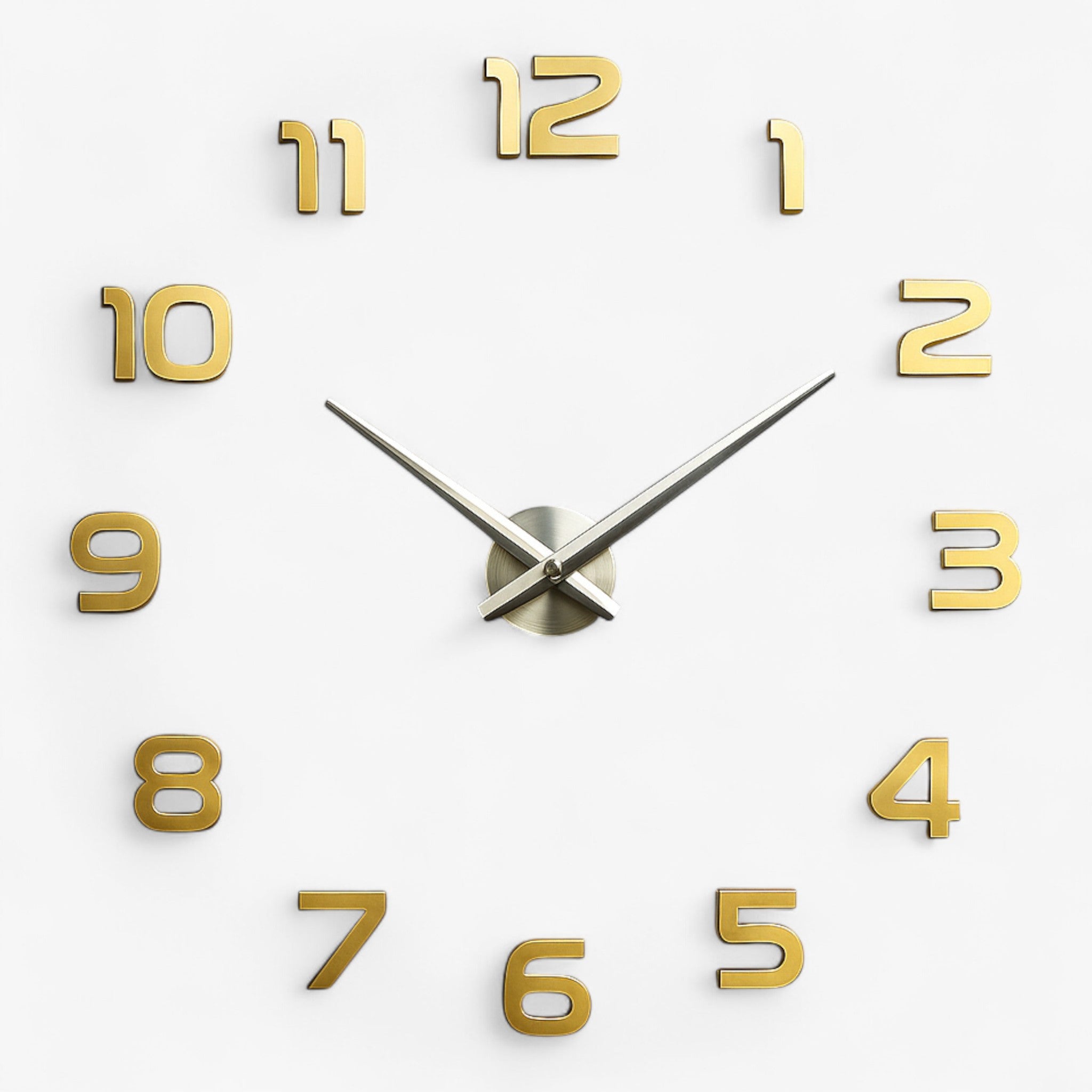 Moderne 3D Vægur med Tal til Indendørs Brug - Guld med sølv - WallClock - {{ product_tags }