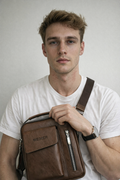 Tyron | Pánská crossbody taška - s ležérním a prostorným designem