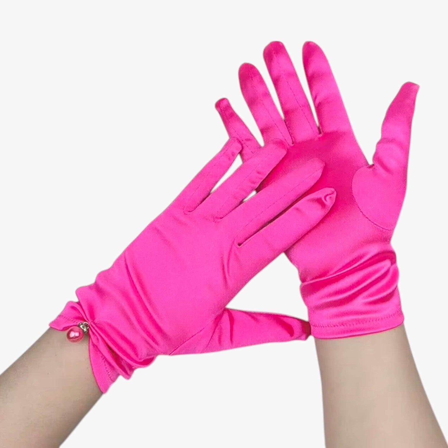 Leila | Elegante satinhandsker med perler, perfekte til ceremonier og særlige lejligheder - Rosso Rosa - Leila | Elegante satinhandsker med perler, perfekte til ceremonier og særlige lejligheder - €25 - {{ product_tags }