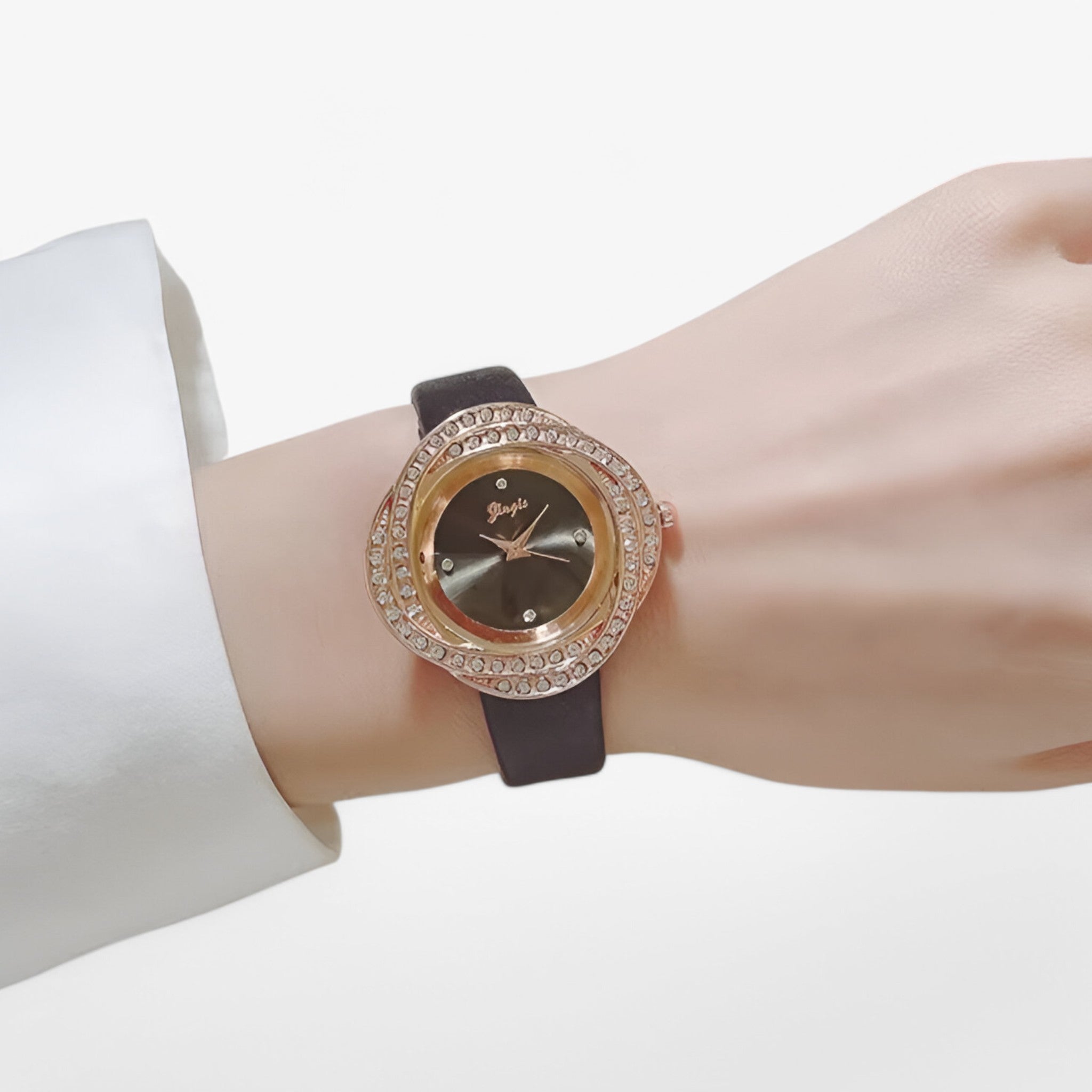 Patricia | Dameur i læder med urskive med asymmetriske strassdetaljer - - watches - {{ product_tags }
