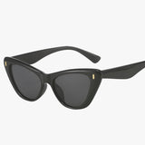 Kamila | Vintage Chic - Oval Cat-Eye sunglasses for UV protection