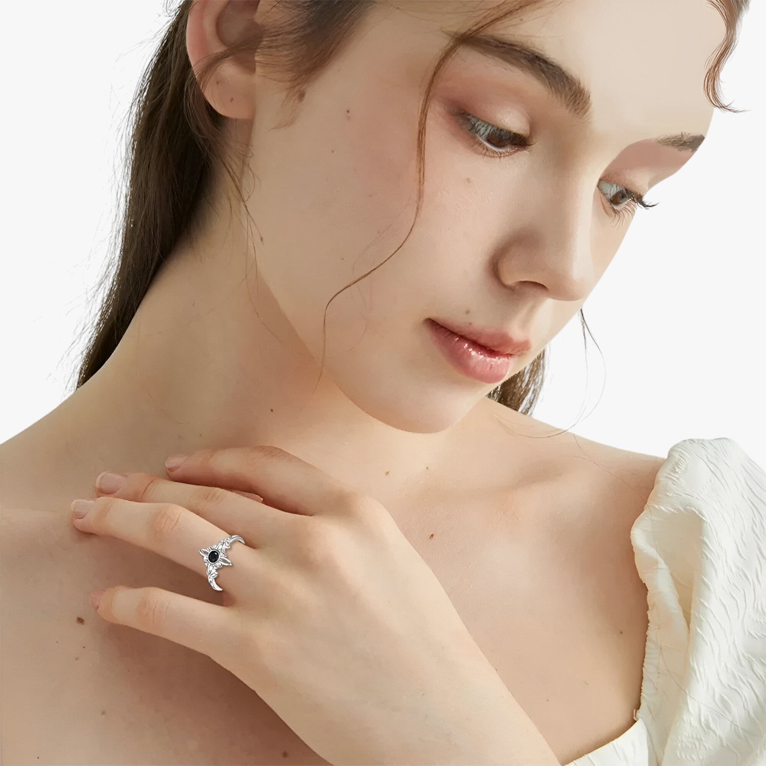 Carla | Sølvring med åndelig kraft og mystiske detaljer - - women's fashion - {{ product_tags }