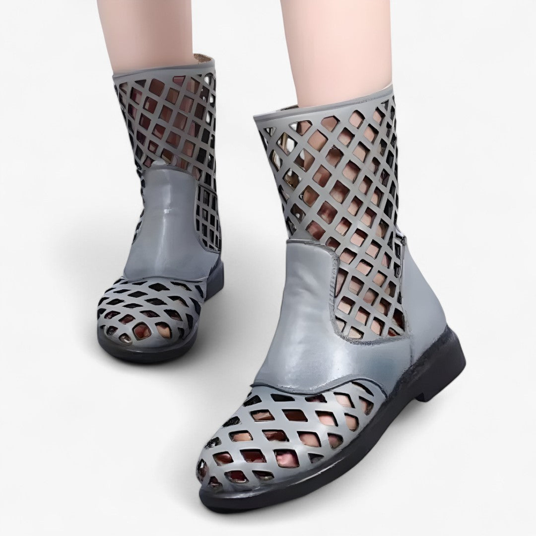 Leah | Mid-calf støvler i ægte læder med kile og moderne snit - - Leah | Mid-calf støvler i ægte læder med kile og moderne snit - €25 - {{ product_tags }