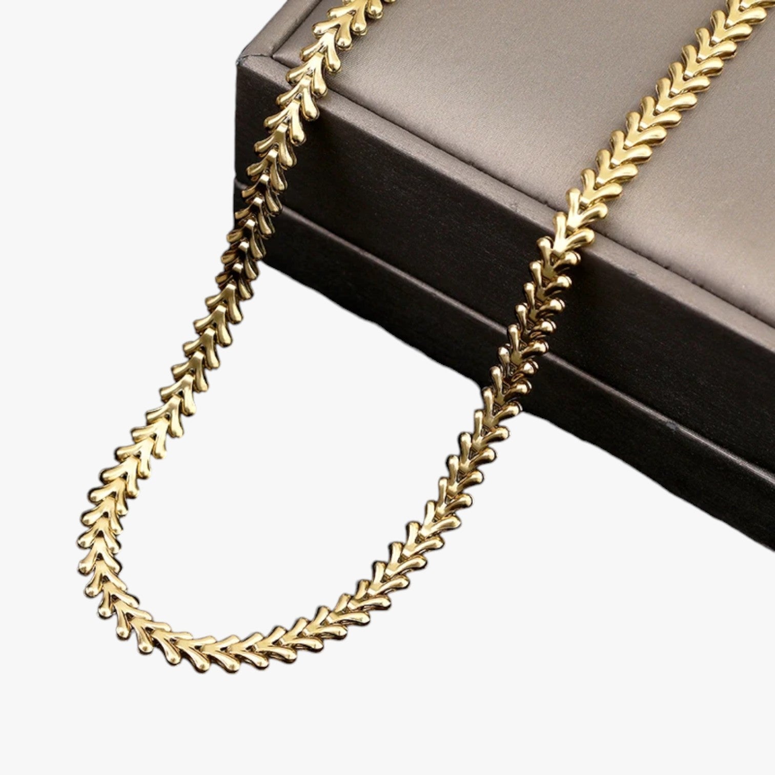 Anastasia | Botformet RVS Choker Halskæde - Guldfarve - women's fashion - {{ product_tags }
