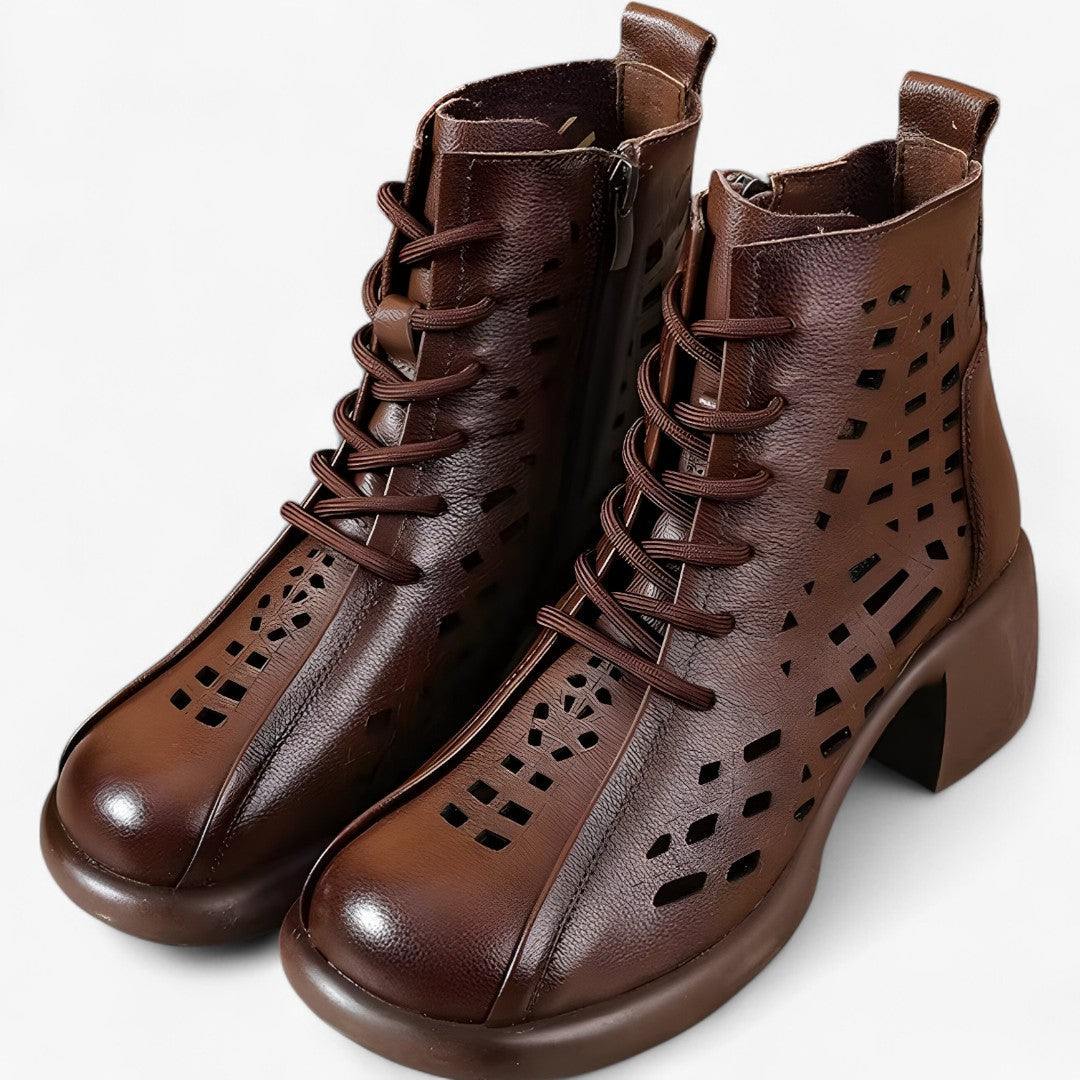 Hannah | Hælings støvler i læder håndsyet med snørebånd i naturlig stil - - Hannah | Hælings støvler i læder håndsyet med snørebånd i naturlig stil - €25 - {{ product_tags }