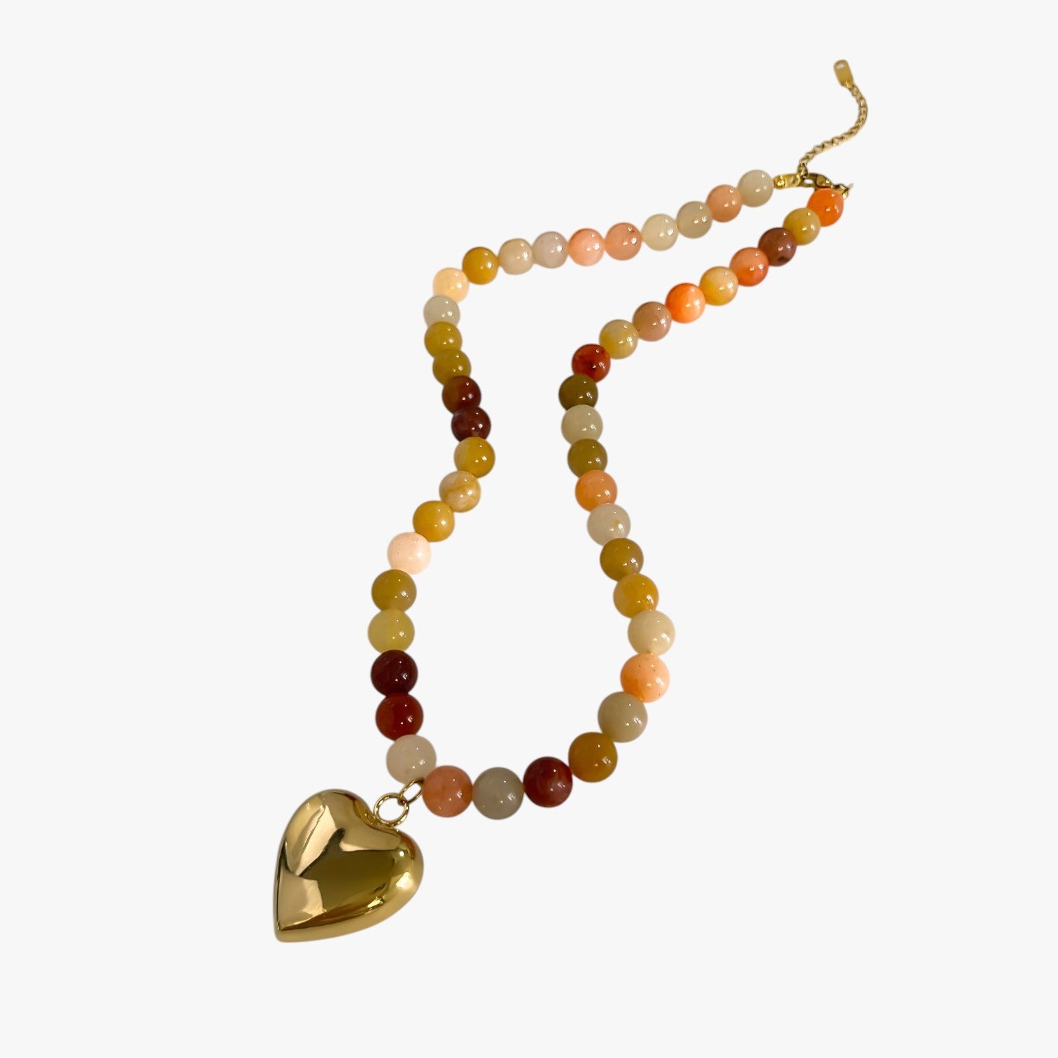 Peri | Farverig vandtæt perlekæde med gyldent hjerte - - women's fashion - {{ product_tags }