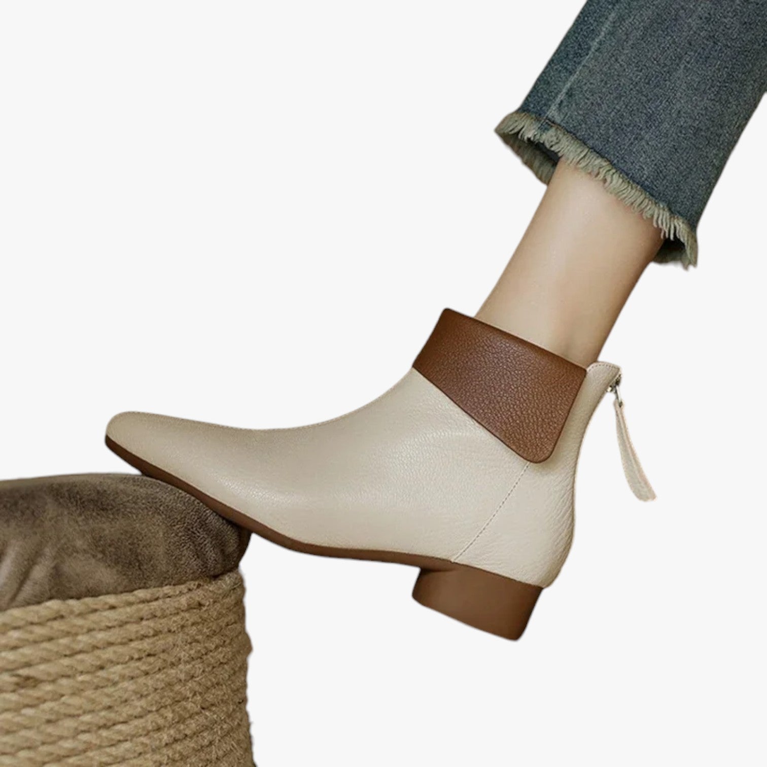 Amelia | Retro læderstøvler: komfort og stil til efteråret - - Amelia | Retro læderstøvler: komfort og stil til efteråret - €25 - {{ product_tags }