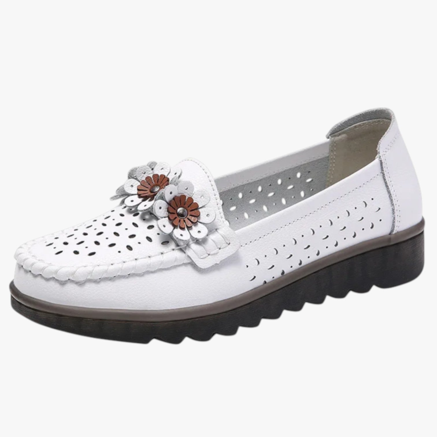 Annie | Læder sommersko - Komfort og friskhed med elegante blomsterdetaljer - hvid - Annie | Læder sommersko - Komfort og friskhed med elegante blomsterdetaljer - €25 - {{ product_tags }