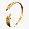 Adele | Pulsera bohemia dorada con hoja de laurel – Elegancia clásica que inspira