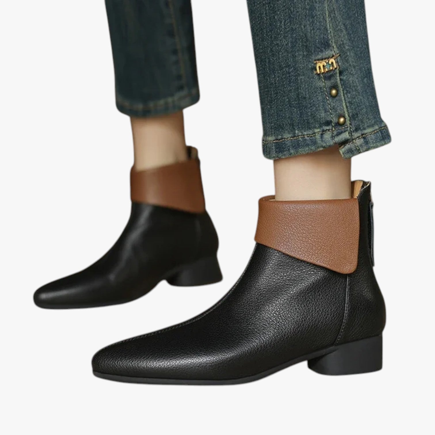 Amelia | Retro læderstøvler: komfort og stil til efteråret - - Amelia | Retro læderstøvler: komfort og stil til efteråret - €25 - {{ product_tags }