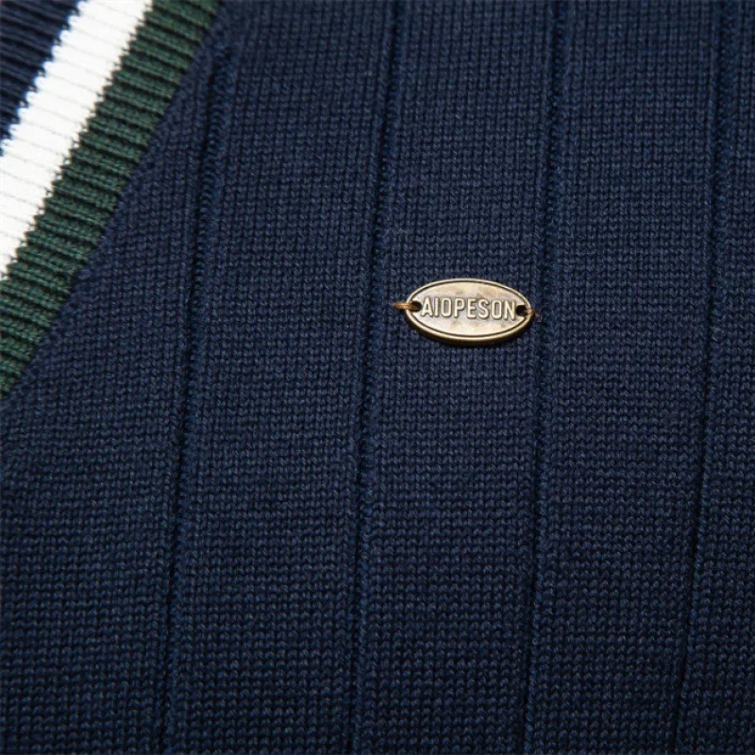 Jeremy | Mandens langærmet cardigan i uld med V-udskæring, varm farvet blok til efterår/vinter - - Jeremy | Mandens langærmet cardigan i uld med V-udskæring, varm farvet blok til efterår/vinter - €25 - {{ product_tags }