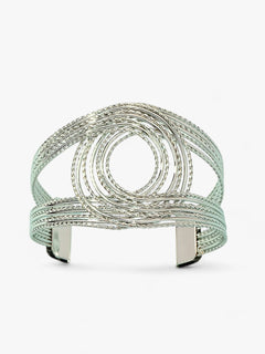Adia | Dobbelt C Indgraveret Metal Bøjlearmbånd – Trendy Armbånd til Kvinder