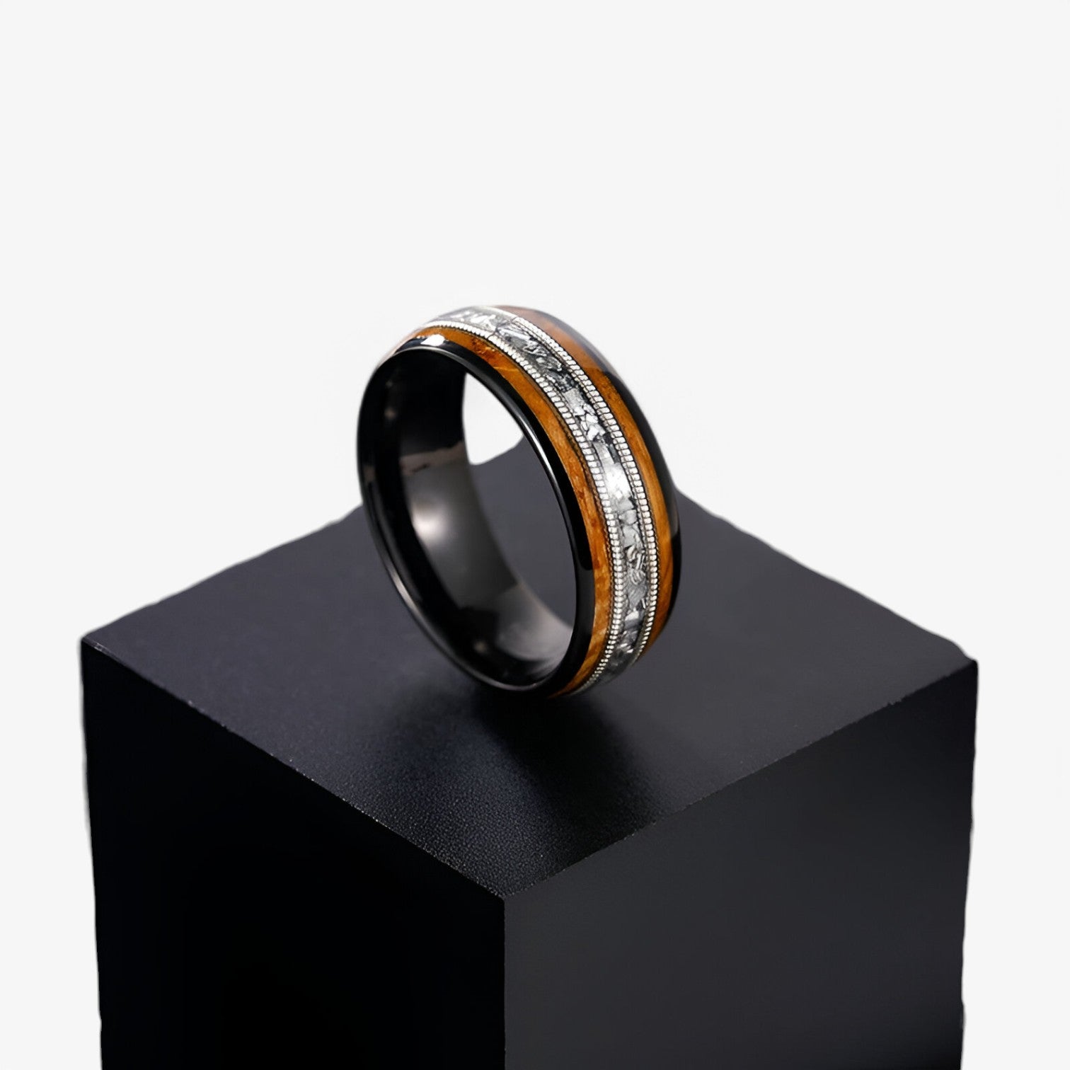 Mariano | Træring med guitarsnore og whiskyfadaccentuer - - watches - {{ product_tags }