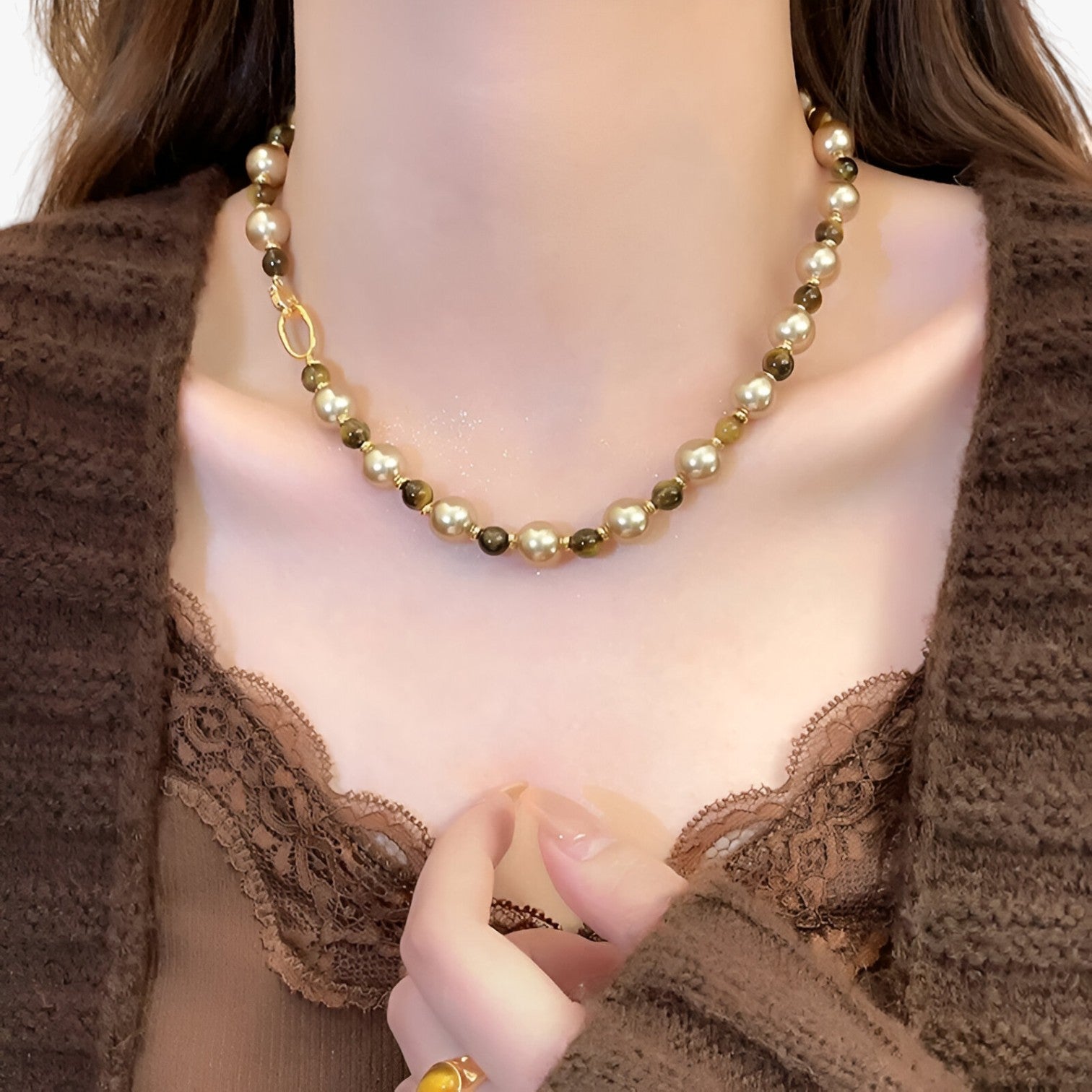 Malia | Elegant tigerøje halskæde til et raffineret udseende - - women's fashion - {{ product_tags }