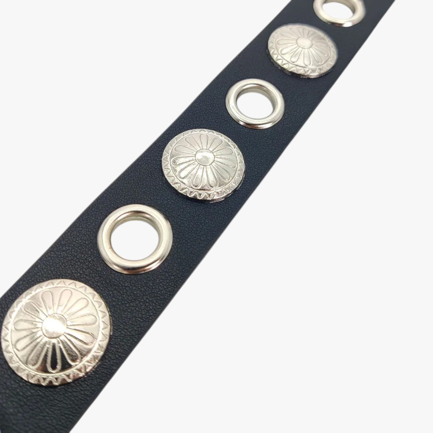 Belen | Punk lænke i læder med spænder unisex - - Belen | Punk lænke i læder med spænder unisex - €25 - {{ product_tags }