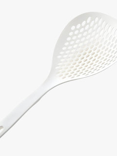 Zuri | Stor antislip køkken ske – Perfekt til supper og nudler