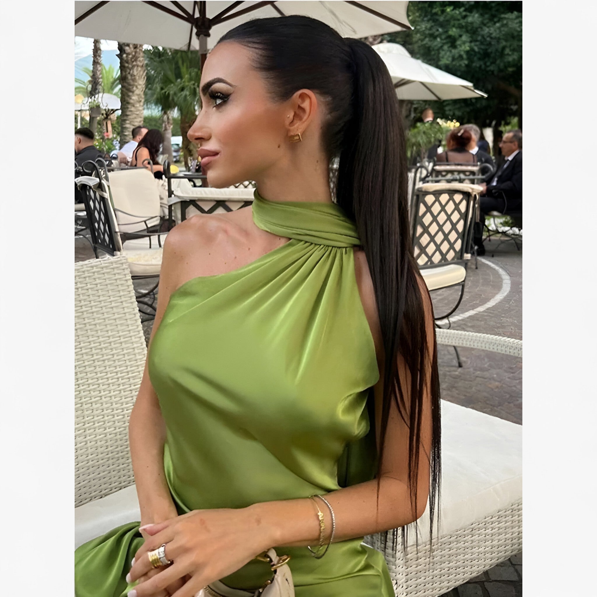 Lia – Sofistikeret Aftenkjole med Åben Ryg og Flydende Slæb - - women's fashion - {{ product_tags }