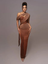 Dame One-Shoulder Aftenkjole med Metallic Finish