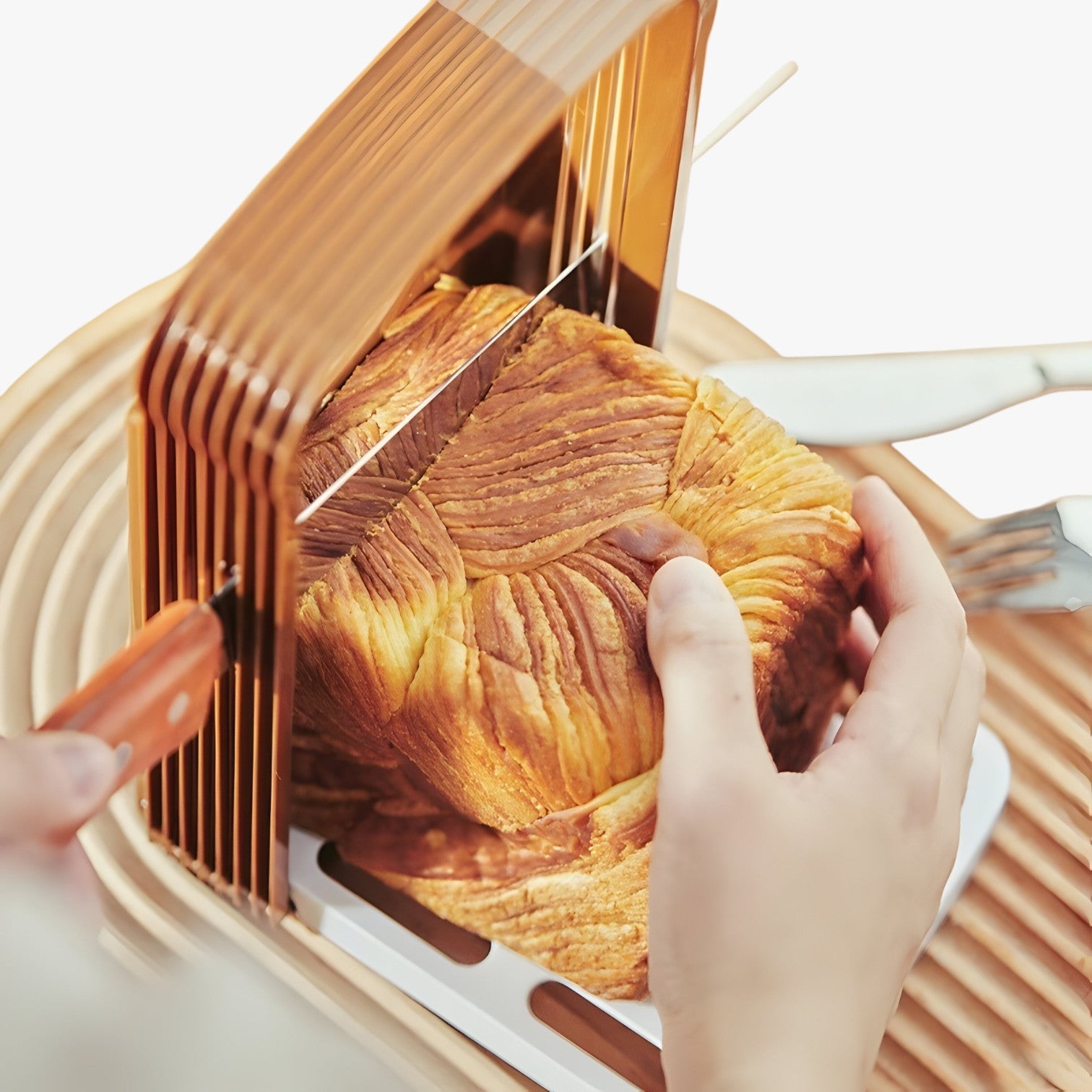 Mira | Foldbar Brødskærerstand – Pladsbesparende og Efficient - - house & garden - {{ product_tags }