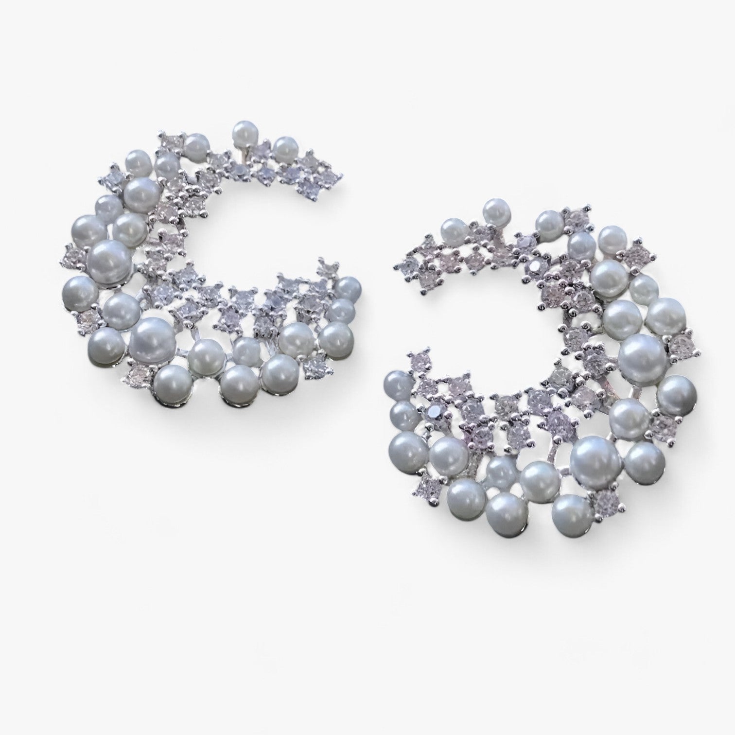 Hazel | Zilverbelagte Perleøreringe med Retro Luxe og Zirkonia - - women's fashion - {{ product_tags }
