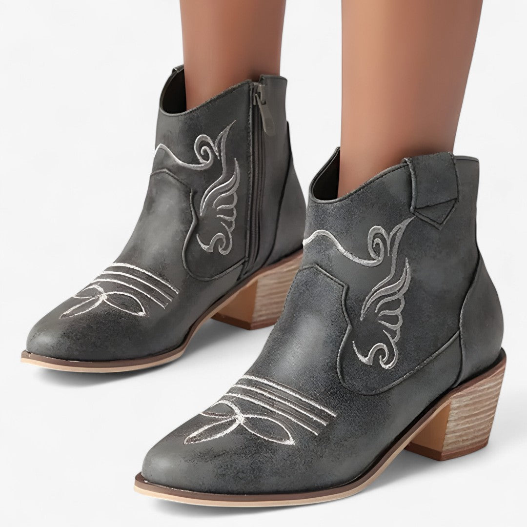 Isabel | Vintercowboy-støvler med spids til de kolde sæsoner - - Isabel | Vintercowboy-støvler med spids til de kolde sæsoner - €25 - {{ product_tags }