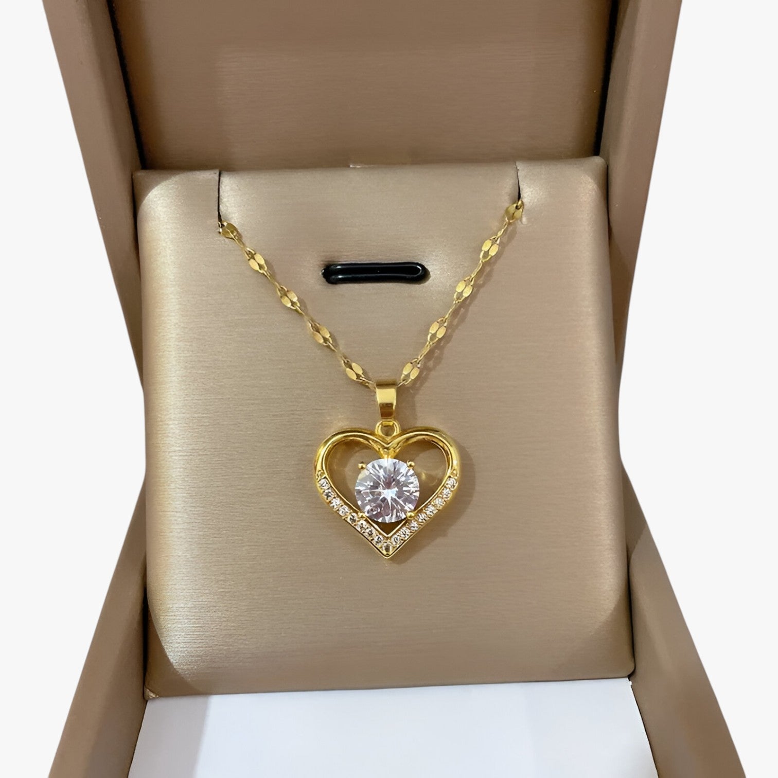 Skylar | Hjerte halskæde med ædelstens elegance feminin og komfort i guld - - women's fashion - {{ product_tags }