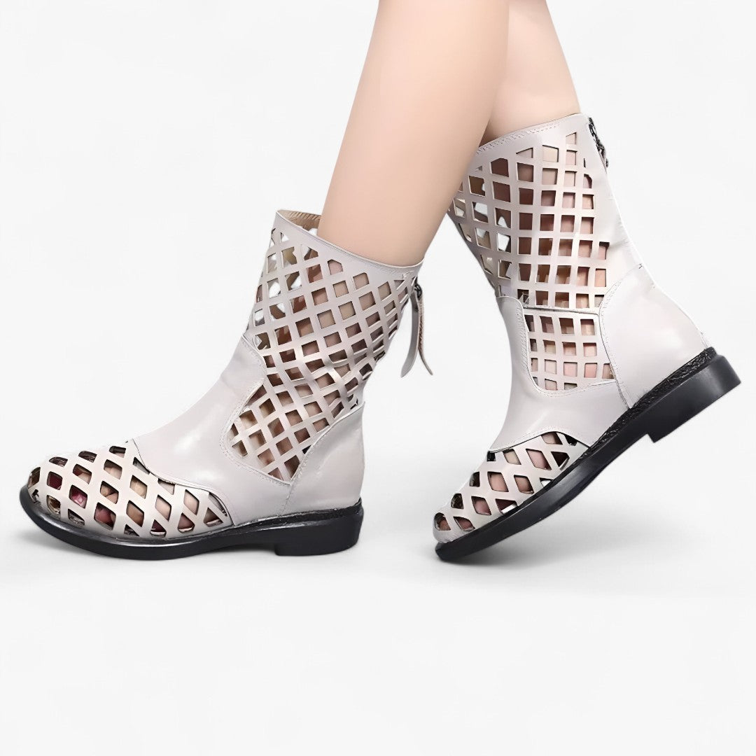 Leah | Mid-calf støvler i ægte læder med kile og moderne snit - - Leah | Mid-calf støvler i ægte læder med kile og moderne snit - €25 - {{ product_tags }