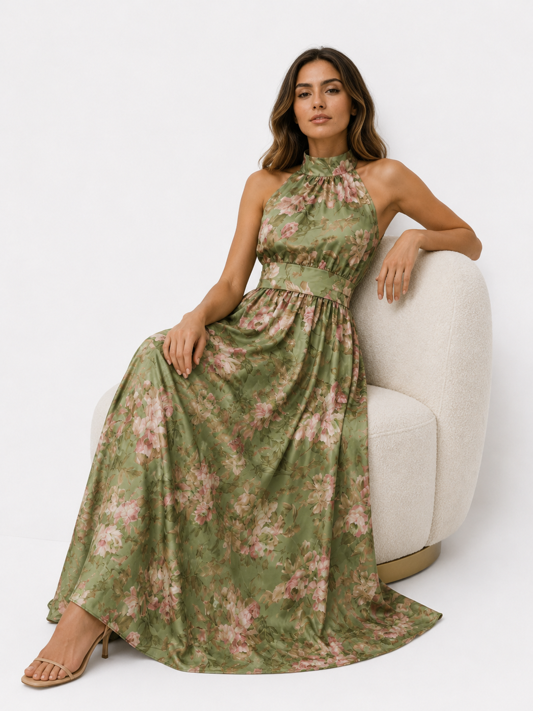 Serena ∙ Vestido largo de gasa verde con estampado floral y escote americano