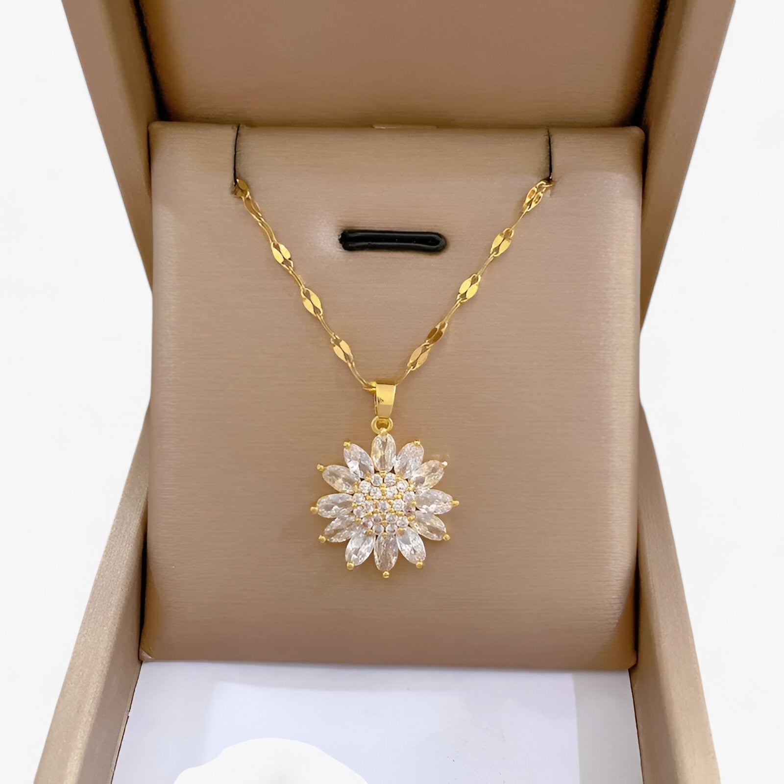 Isabelle | Luxe blomsterophæng halskæde - Trendy og tidløst - - women's fashion - {{ product_tags }