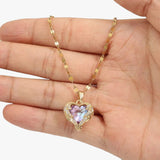 Zuri | Heart necklace in gold with shining crystals