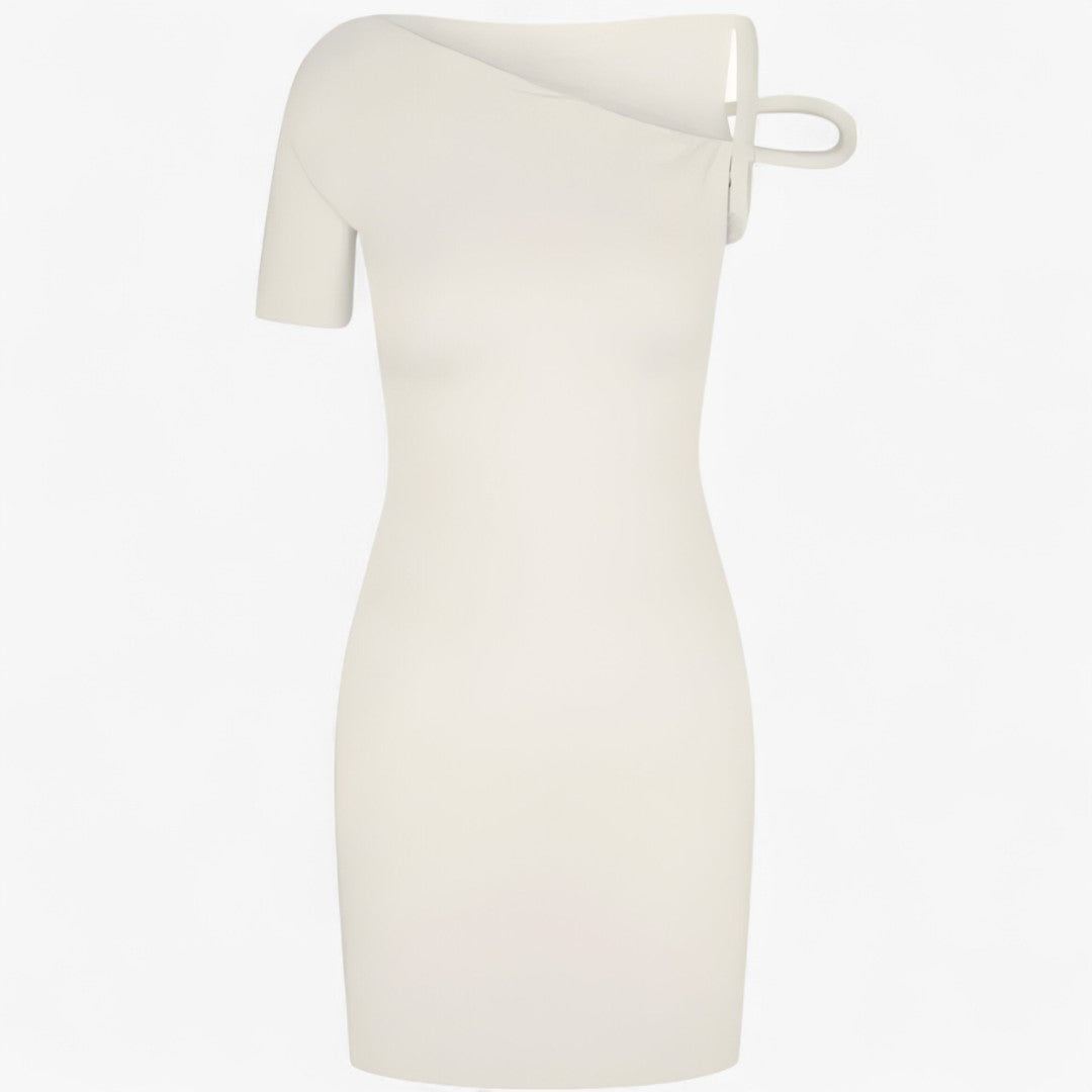 Naela | Mini asymmetrisk strikket kjole: dristig, elegant og afslappet chic - Creme - women's fashion - {{ product_tags }