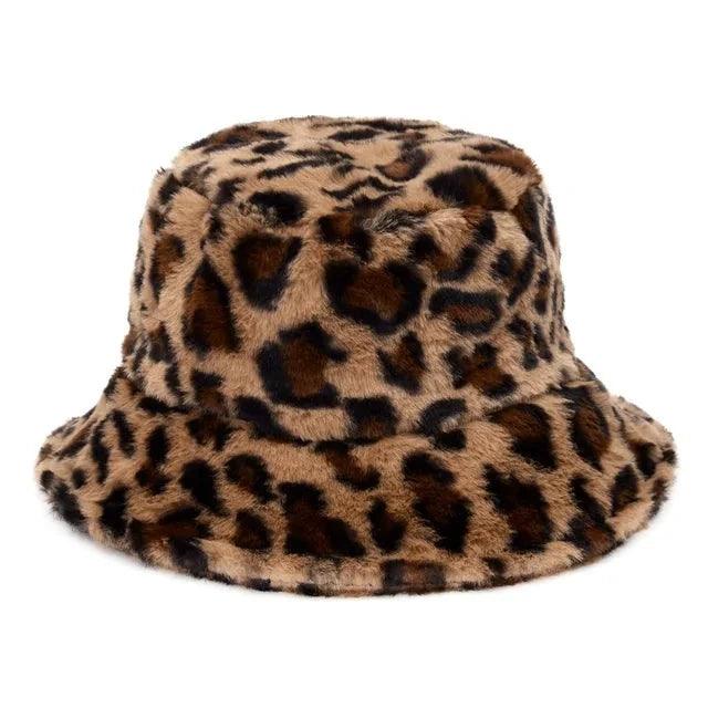 Jasmine – Stilfuld vinterbøttehat af kunstpels med ko-leopard mønster