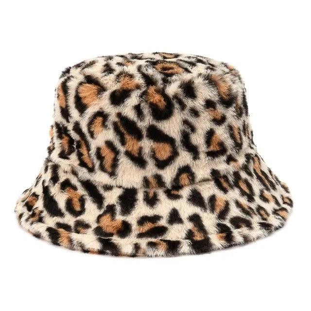 Jasmine – Stilfuld vinterbøttehat af kunstpels med ko-leopard mønster