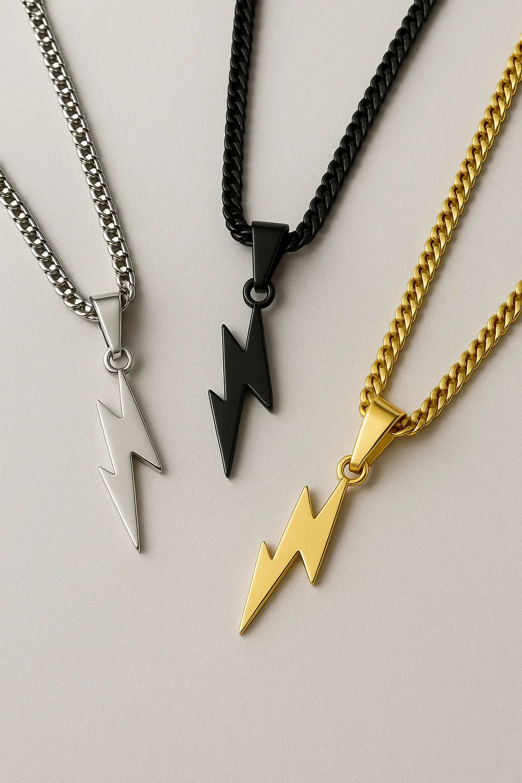 Blitz halskæde i titanstål - Elegant og moderne smykke til mænd - - Blitz halskæde i titanstål - Elegant og moderne smykke til mænd - €25 - {{ product_tags }
