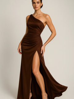 Elena – Maxi kjole med trendy-effekt og snit, der sidder til