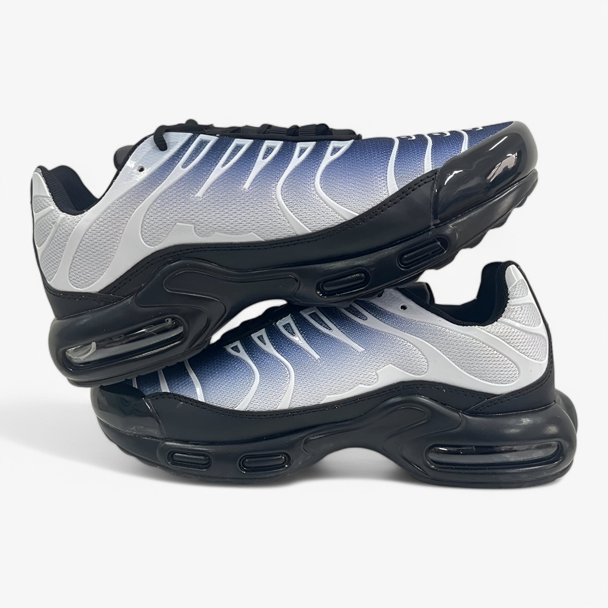 Behagelige herre sneakers med åndbart netmateriale - Sort hvid - Behagelige herre sneakers med åndbart netmateriale - €25 - {{ product_tags }