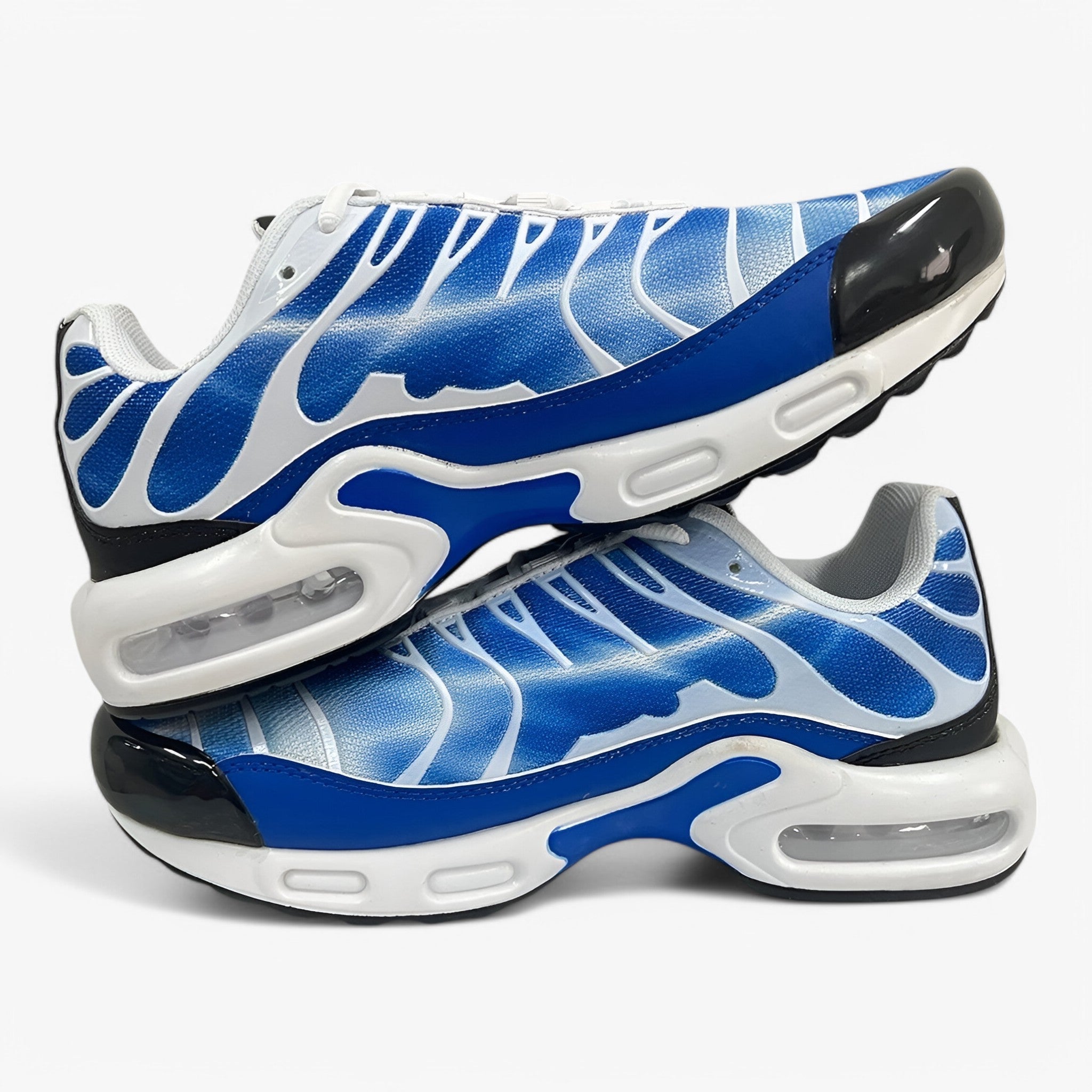 Behagelige herre sneakers med åndbart netmateriale - Hvid blå - Behagelige herre sneakers med åndbart netmateriale - €25 - {{ product_tags }