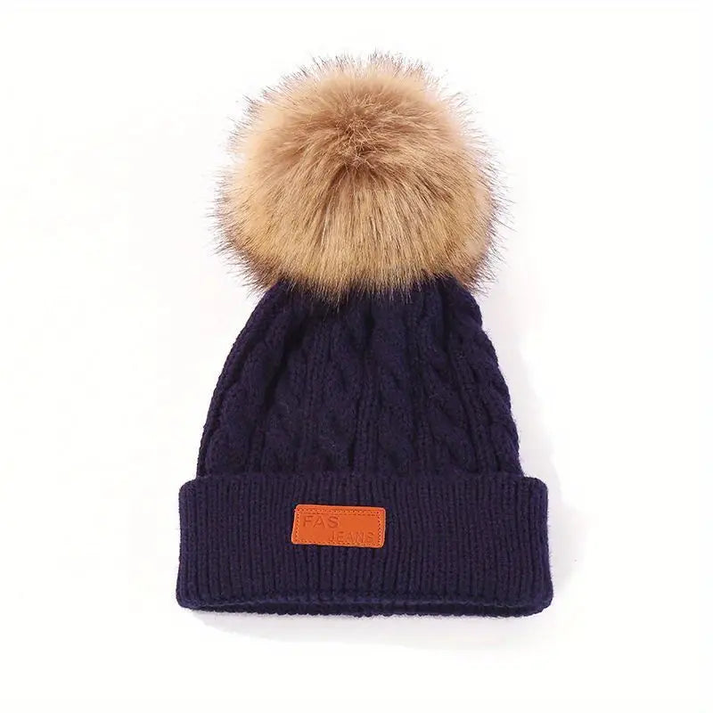 Strikket hue med pompon - Marineblå - winter - {{ product_tags }