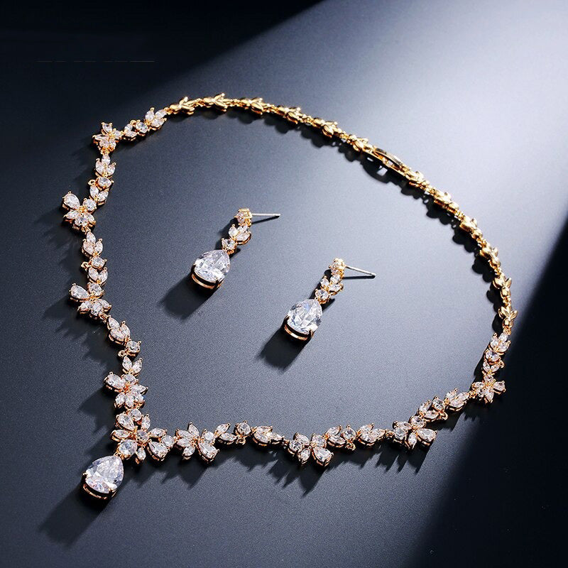 Dame Krystal Smykkesæt - - Dame Krystal Smykkesæt - €25 - {{ product_tags }