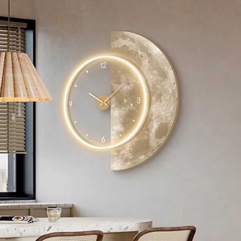 Måne Vægur – Blødt LED-lys med Himmelsk Design