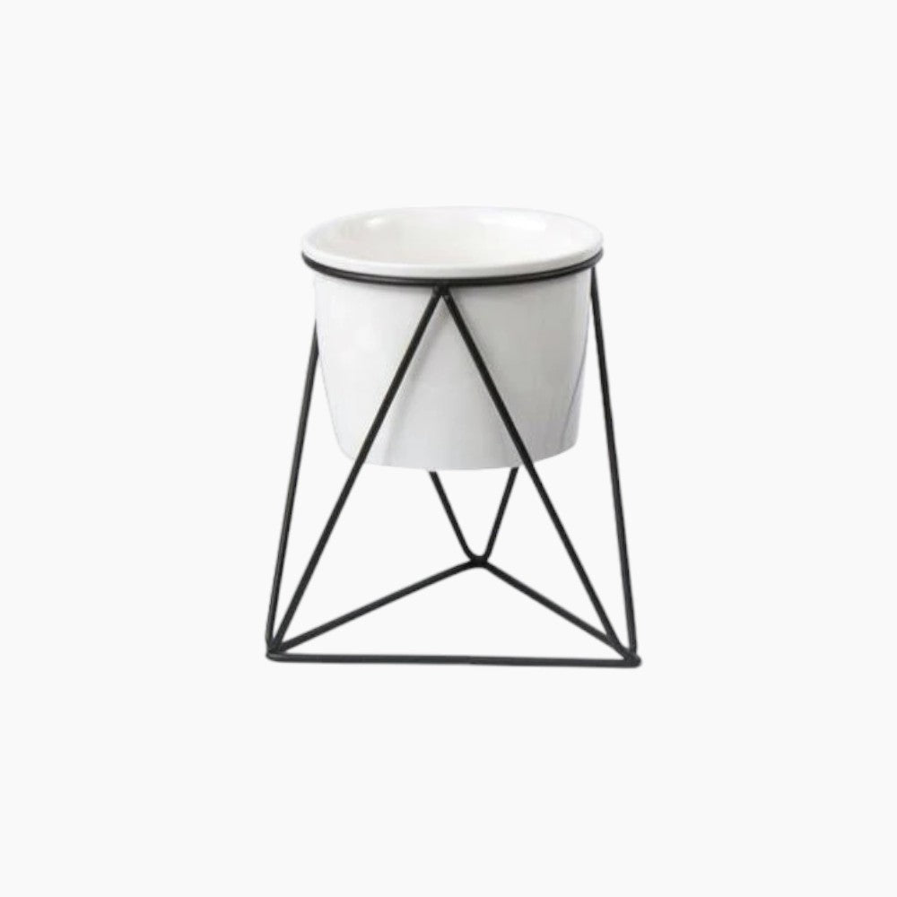 Keramikblomsterkrukke med jernstativ | Moderne overtop til luftpudser og sukkulenter - Hvid krukke Svart ram - house & garden - {{ product_tags }