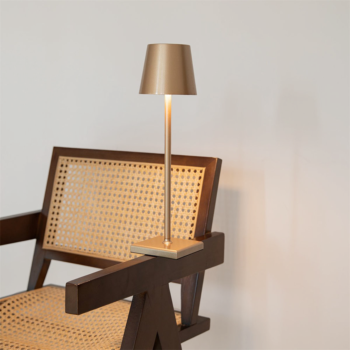 Ilumi | Bordlampe med touch-kontrol - - other - {{ product_tags }