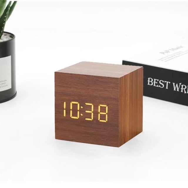 LumiClock Digitalt LED Vækkeur - Mørkt Træ - Wall Clocks - {{ product_tags }