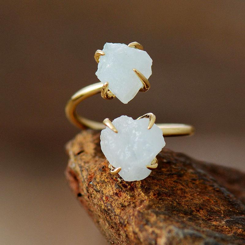 Luxera Raw Stone justerbar ring i ametyst og kvarts - Lyseblå - Luxera Raw Stone justerbar ring i ametyst og kvarts- €25 - {{ product_tags }