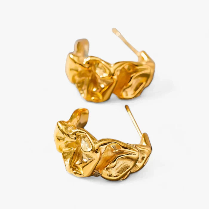 LIVIA | Abstrakte Guldøreringe - Elegante accenter til alle anledninger - - women's fashion - {{ product_tags }