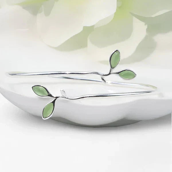 Smaragd | Sølvarmbånd Bangle med Grønne Blade - Naturinspireret Elegance - - watches - {{ product_tags }