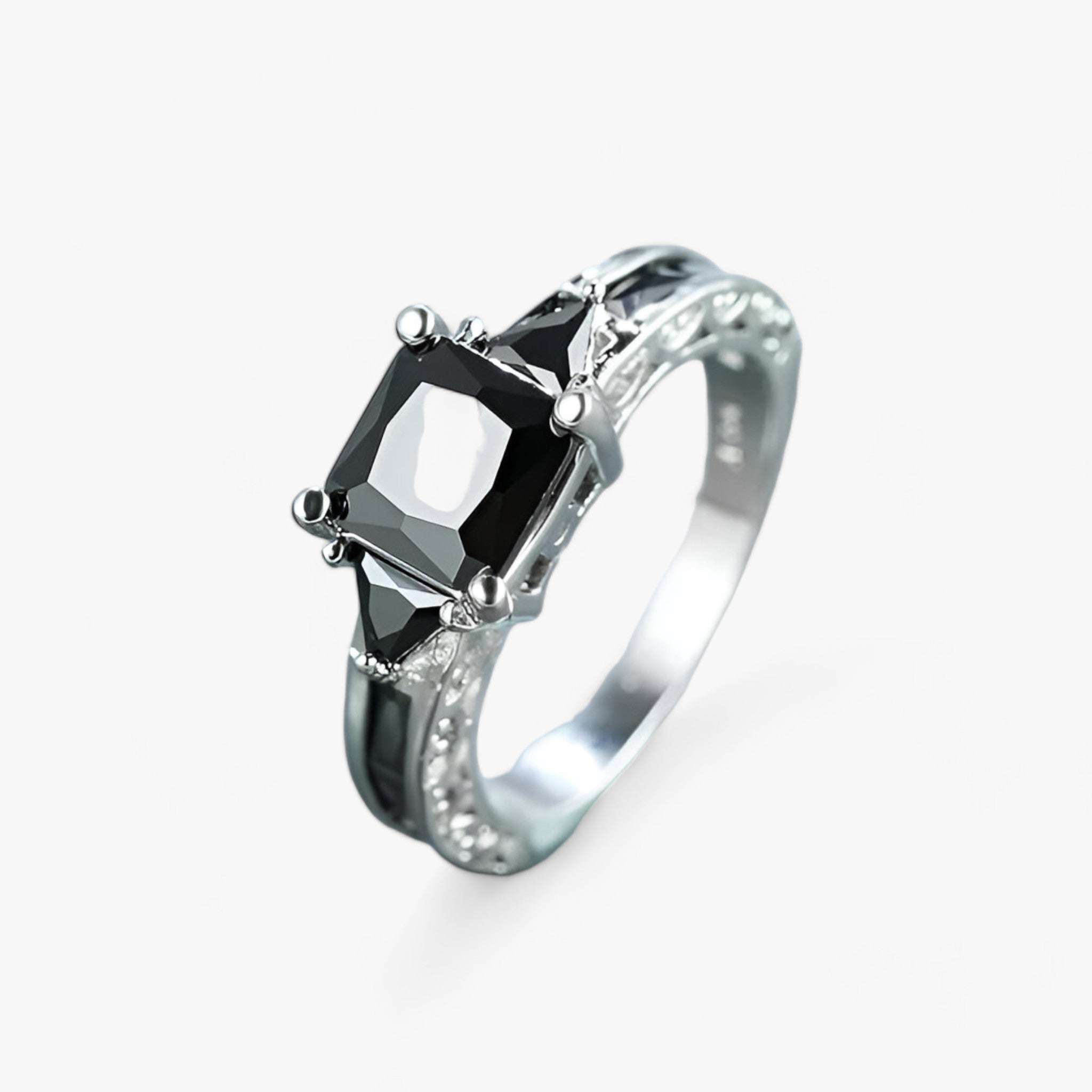 ELEGANTIA | Ring med princesslip - Luksuriøs glans - - women's fashion - {{ product_tags }