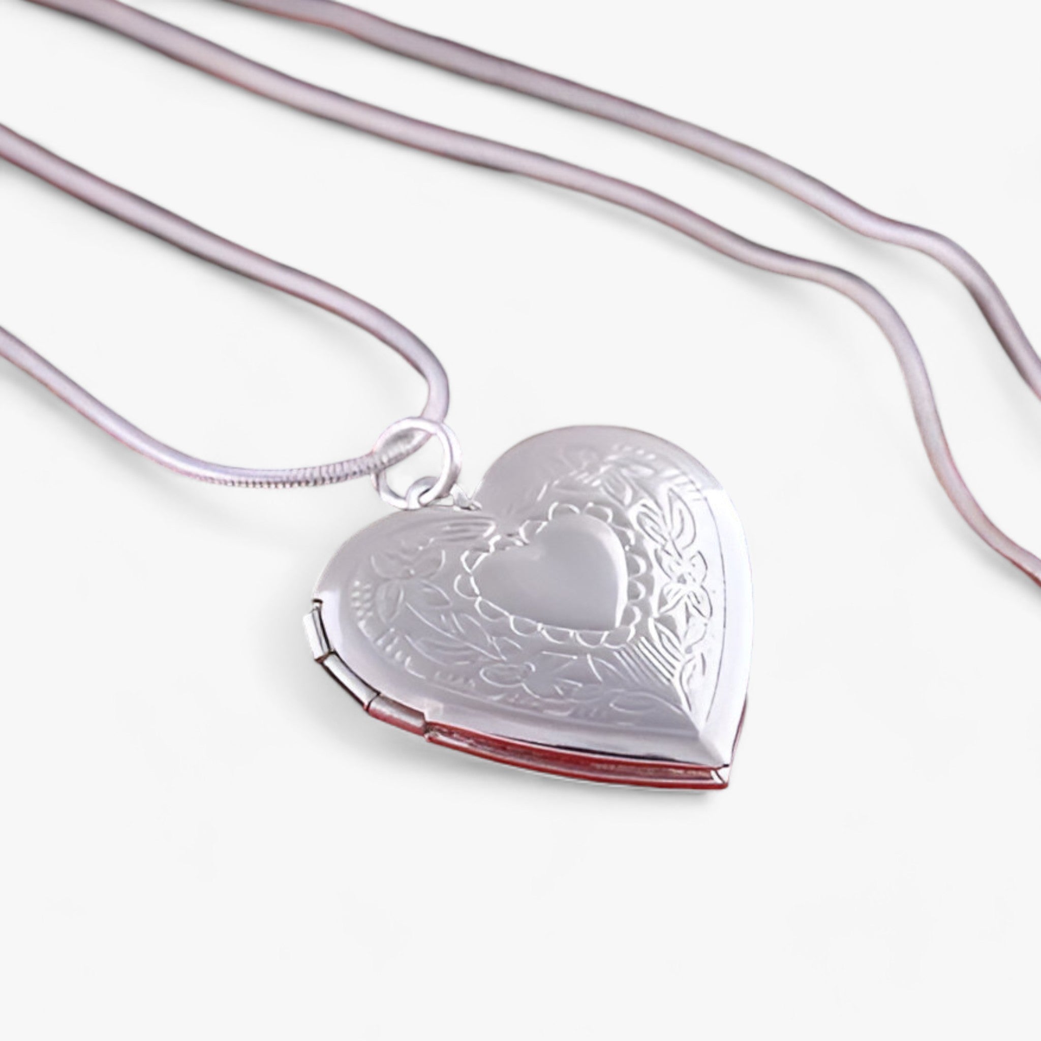 EVIG KÆRLIGHED | Hjertevedhæng - Bær værdifulde minder med sterlingsølv - - women's fashion - {{ product_tags }