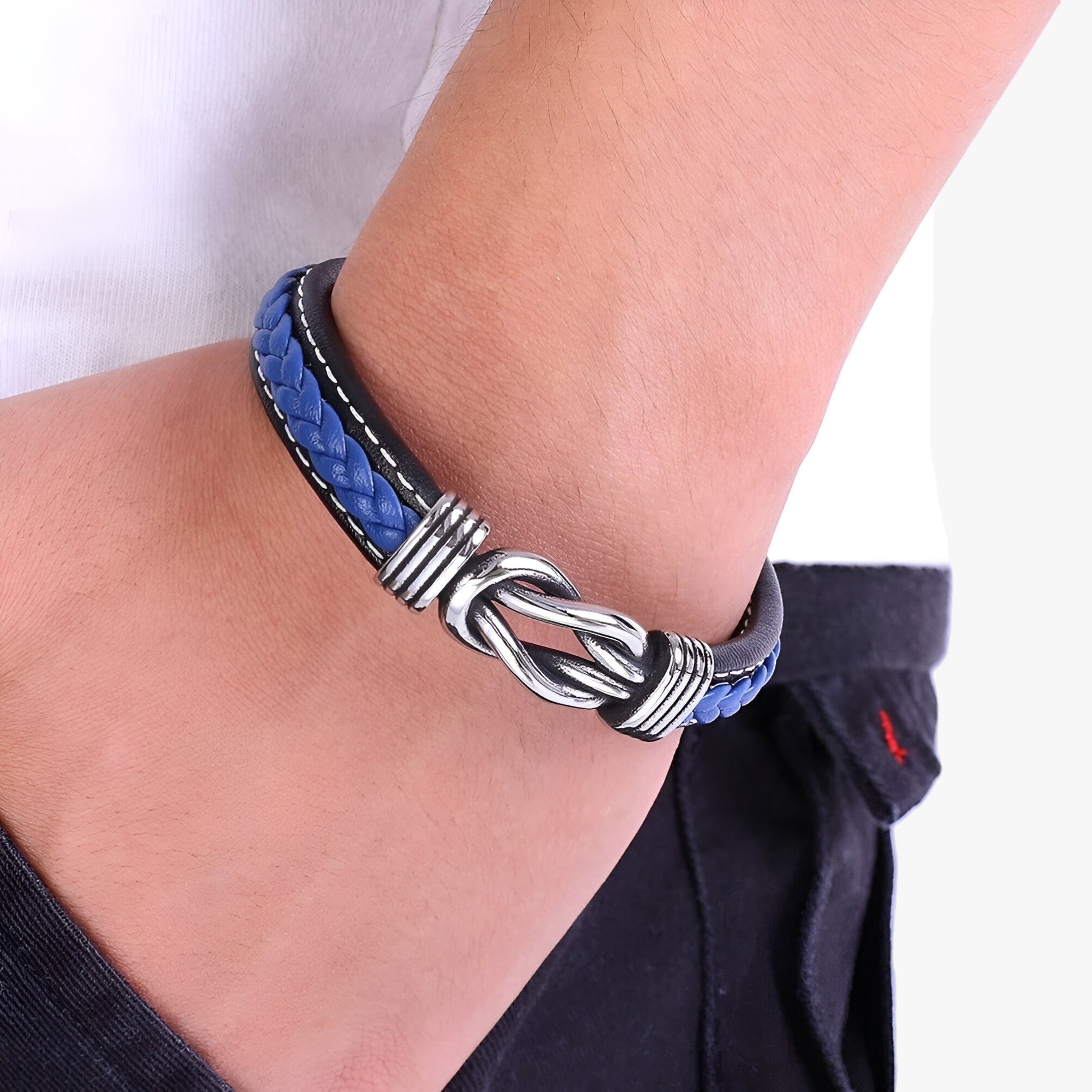 Ægte læderarmbånd - Elegance og robusthed kombineret - - Ægte læderarmbånd - Elegance og robusthed kombineret - €25 - {{ product_tags }